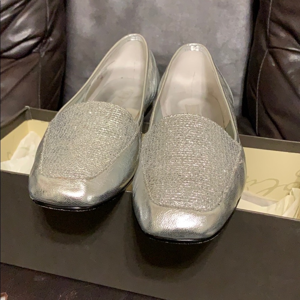 Shoes - Picture 2 of 5